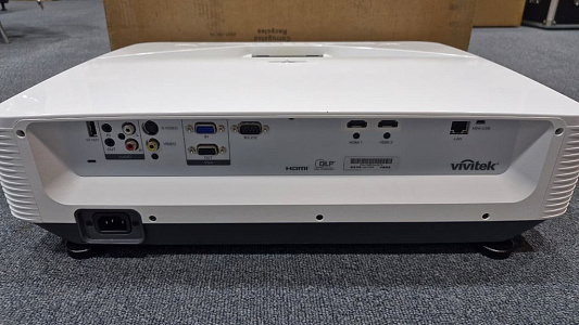 Проектор Vivitek DH765Z-UST Проектор Vivitek DH765Z-UST