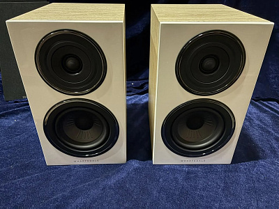 Полочная акустическая система Wharfedale Diamond 12.1