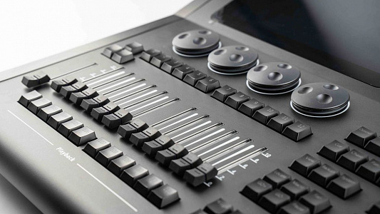 Цифровая консоль управления Exell Lighting EXLCONSOL4 Цифровая консоль управления Exell Lighting EXLCONSOL4