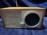 Радиоприемник с Wi-Fi Tivoli Model One Digital Gen 2 Цвет: Орех [Walnut]