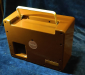 Портативная аудиосистема Tivoli SongBook. Цвет: Кремовый/Коричневый [Cream/Brown]