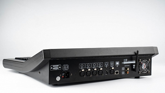 Цифровая консоль управления Exell Lighting EXLCONSOL4 Цифровая консоль управления Exell Lighting EXLCONSOL4