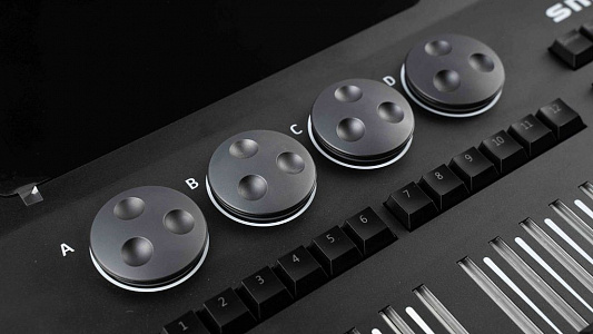 Цифровая консоль управления Exell Lighting EXLCONSOL4 Цифровая консоль управления Exell Lighting EXLCONSOL4