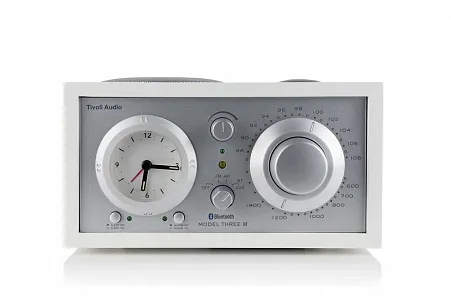 Радиоприемник с часами Tivoli Model Three BT Цвет: Белый [White]