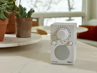 Портативный радиоприемник Tivoli PAL BT Цвет: Белый [White]
